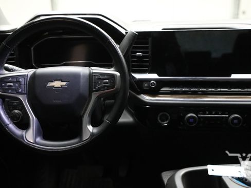 Used 2023 Chevrolet Silverado 1500 LT w/ Z71 Off-Road Package AWD/4WD image 8