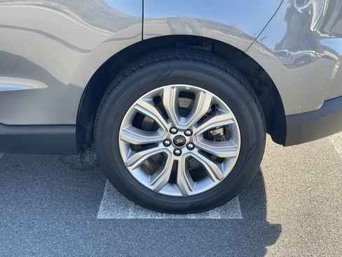 Used 2024 Ford Edge Titanium image 10