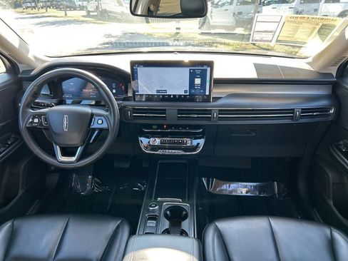 Used 2023 Lincoln Corsair Standard image 10