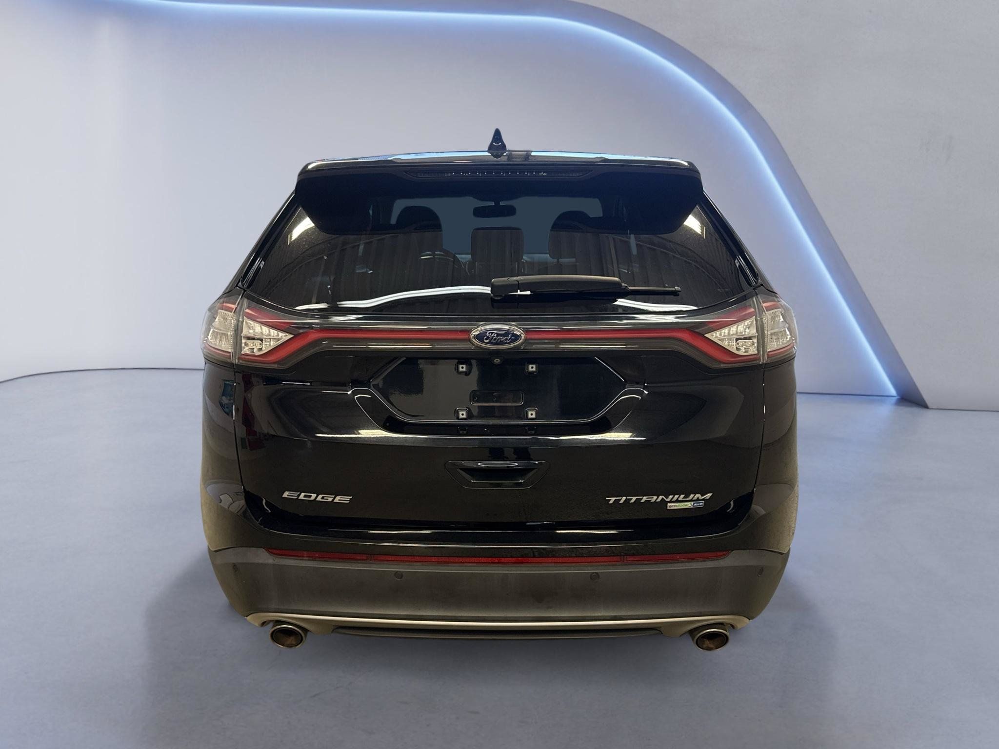 Used 2018 Ford Edge Titanium w/ Equipment Group 301A AWD/4WD image 7