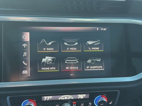 Used 2021 Audi Q3 2.0T Premium image 22