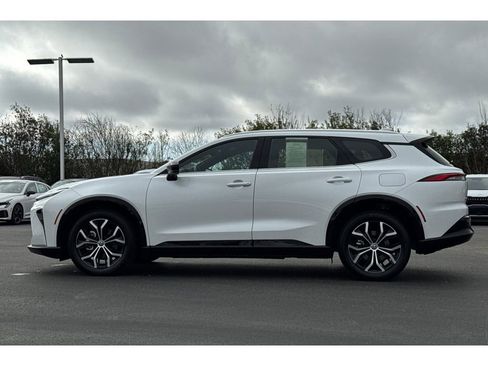 Used 2025 Toyota Crown Signia image 7