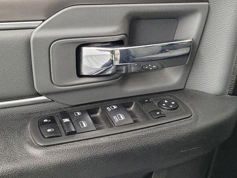 Used 2022 RAM 1500 Classic SLT image 27