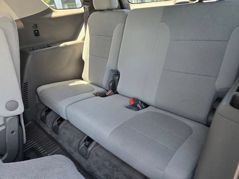 Used 2018 Chevrolet Traverse LT w/ LPO, Blackout Package AWD/4WD image 16