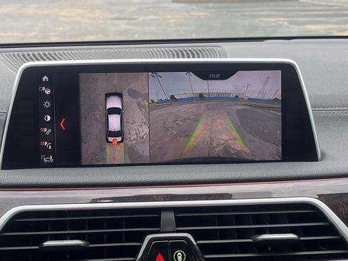 Used 2018 BMW 740i RWD image 23
