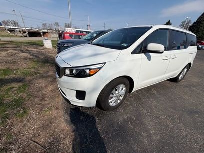 Used 2017 Kia Sedona LX w/ LX Essentials Premium Package