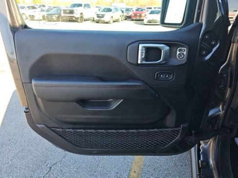 Used 2022 Jeep Gladiator Mojave w/ LED Lighting Group image 11