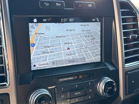 Used 2016 Ford F150 Platinum w/ Equipment Group 701A Luxury image 28