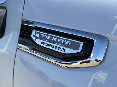 New 2026 GMC Sierra 1500 SLT image 14