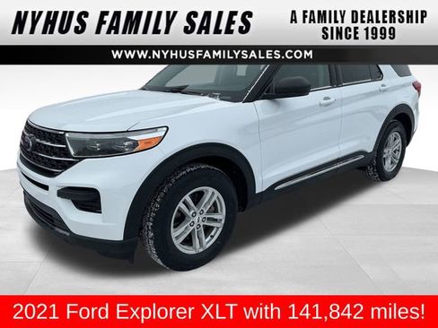 Used 2021 Ford Explorer XLT image 1