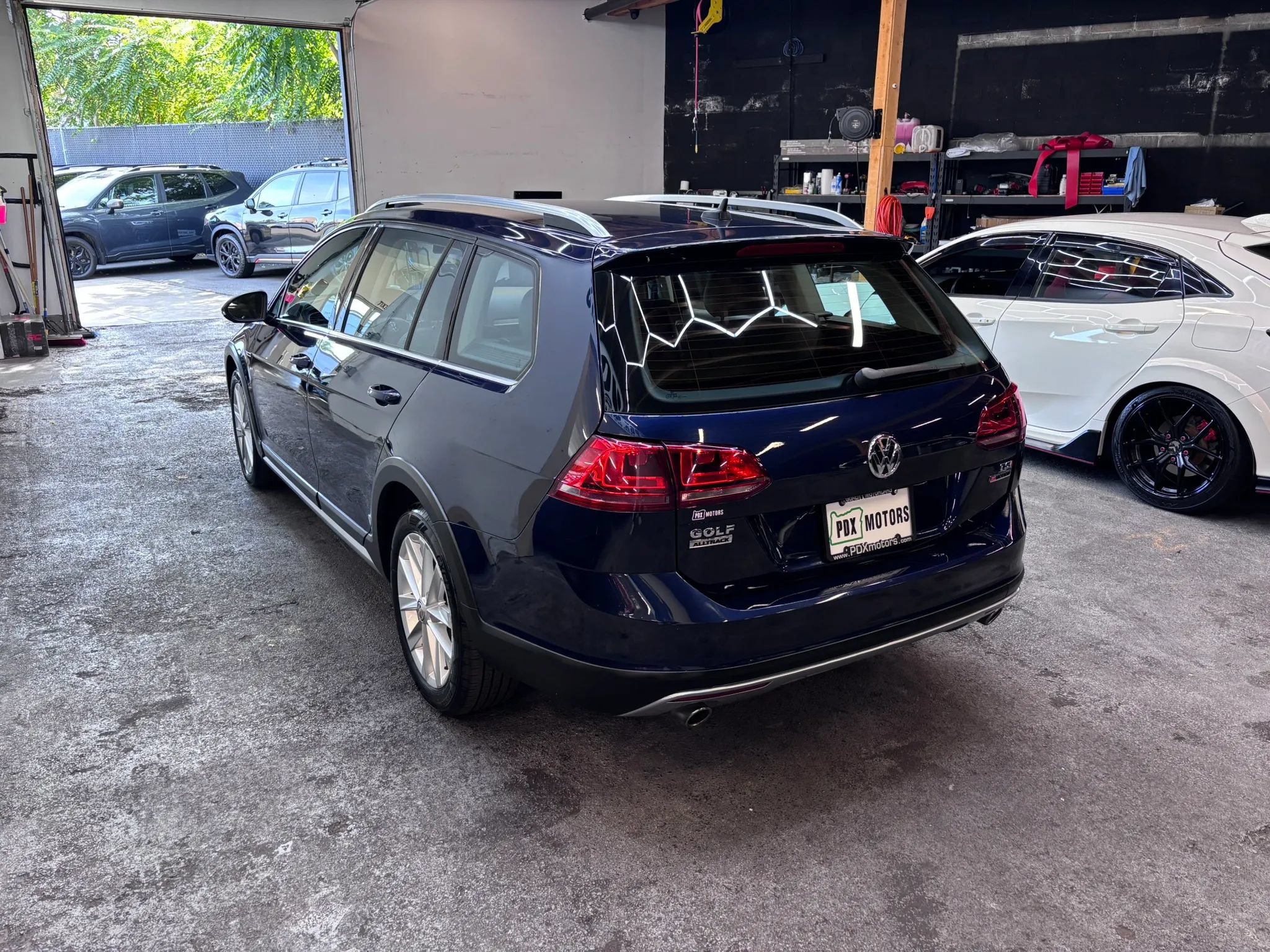 Used 2017 Volkswagen Golf Alltrack SE AWD/4WD image 4