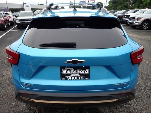 Used 2025 Chevrolet Trax ACTIV w/ Sunroof Package FWD image 5