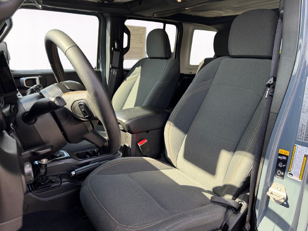 Used 2024 Jeep Wrangler Unlimited AWD/4WD image 9