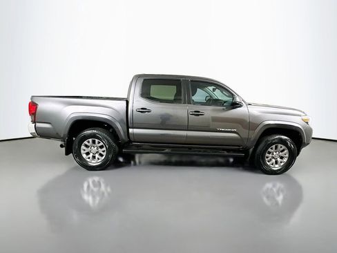 Used 2019 Toyota Tacoma SR5 image 4