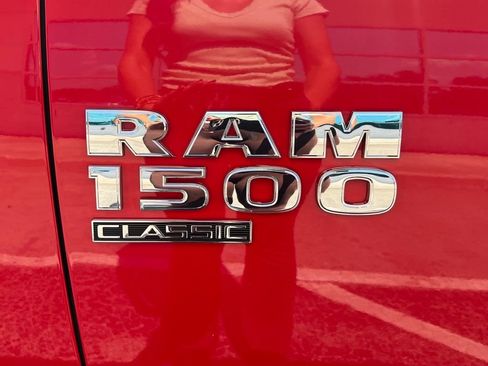 Used 2022 RAM 1500 Classic SLT AWD/4WD image 5