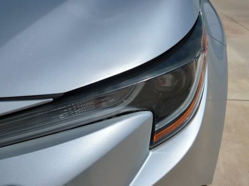 Used 2020 Toyota Corolla LE FWD image 9