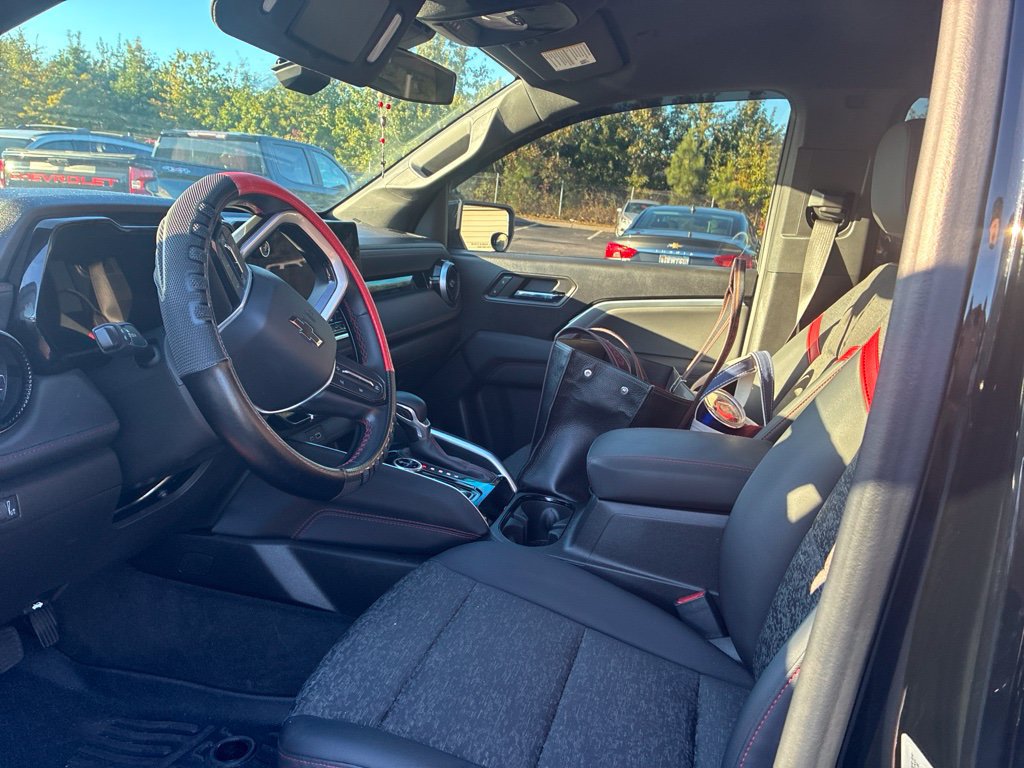 Used 2023 Chevrolet Colorado Z71 AWD/4WD image 19