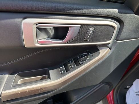 Used 2023 Ford Explorer XLT w/ Equipment Group 202A image 10