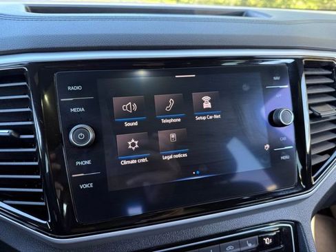 Used 2021 Volkswagen Atlas Cross Sport SEL image 34