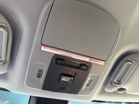 Used 2021 Toyota Camry LE image 31