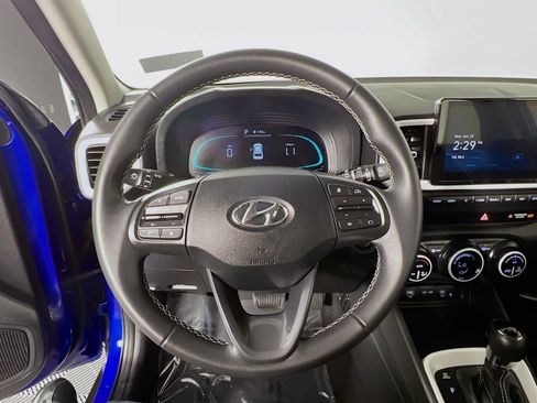 Certified 2025 Hyundai Venue Limited FWD image 11
