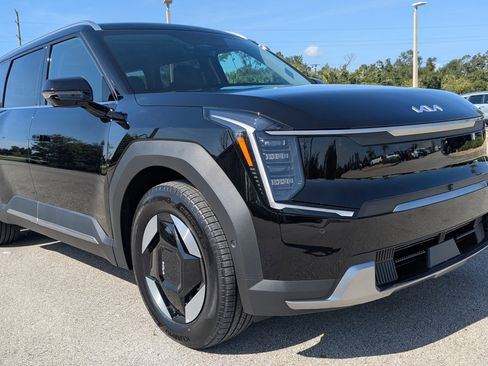 Certified 2026 Kia EV9 Wind image 2