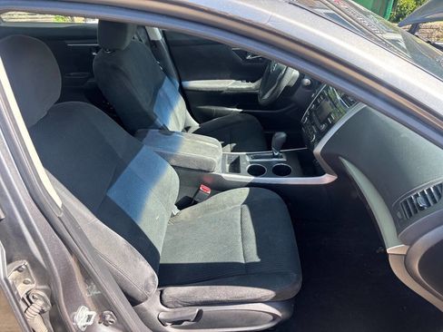 Used 2015 Nissan Altima 2.5 S w/ Sport Value Package image 13