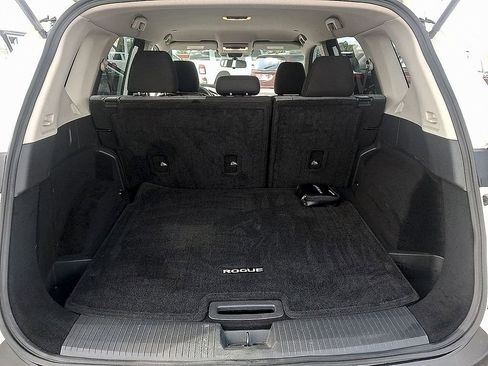 Used 2023 Nissan Rogue SV image 32