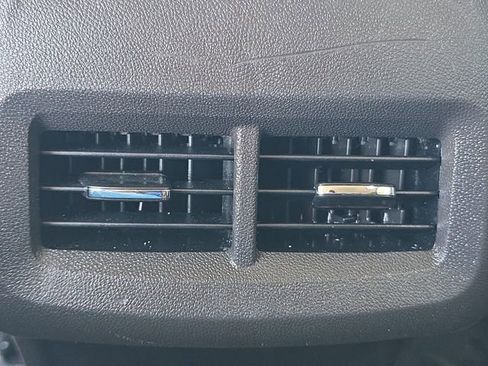Used 2023 Chevrolet Equinox LS w/ LS Convenience Package FWD image 20