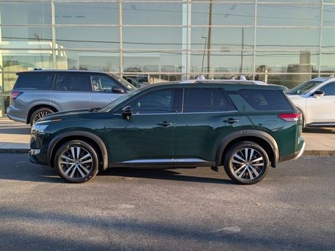 Used 2024 Nissan Pathfinder Platinum w/ Cargo Package image 2