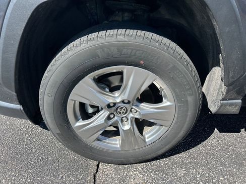 Certified 2025 Toyota RAV4 XLE AWD/4WD image 26