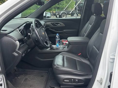Used 2023 Chevrolet Traverse LT w/ LT Premium Package AWD/4WD image 7
