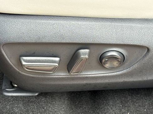 Used 2025 Toyota RAV4 Limited image 23