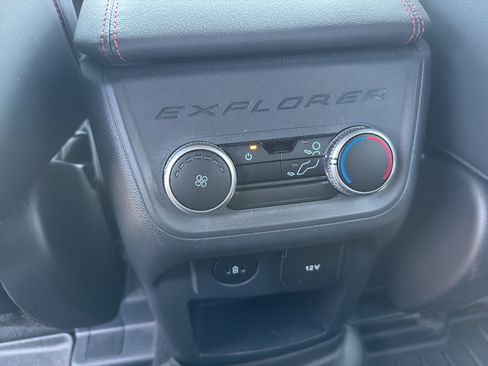 Used 2025 Ford Explorer ST-Line RWD image 10
