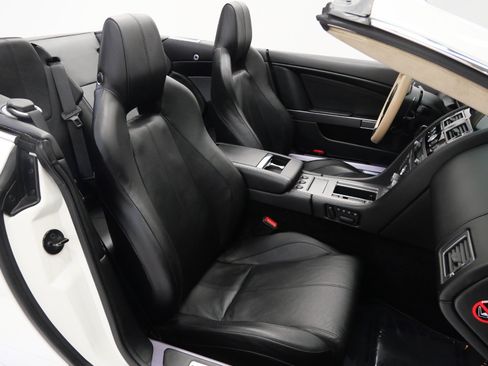 Used 2008 Aston Martin DB9 Volante RWD image 24