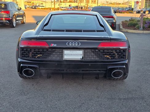 Used 2021 Audi R8 V10 w/ Premium Package image 26