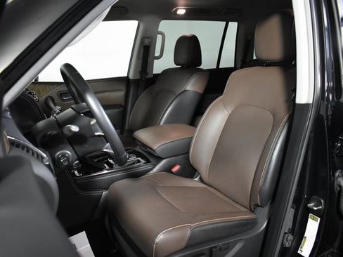 Used 2023 INFINITI QX80 Premium Select w/ All-Season Package image 9