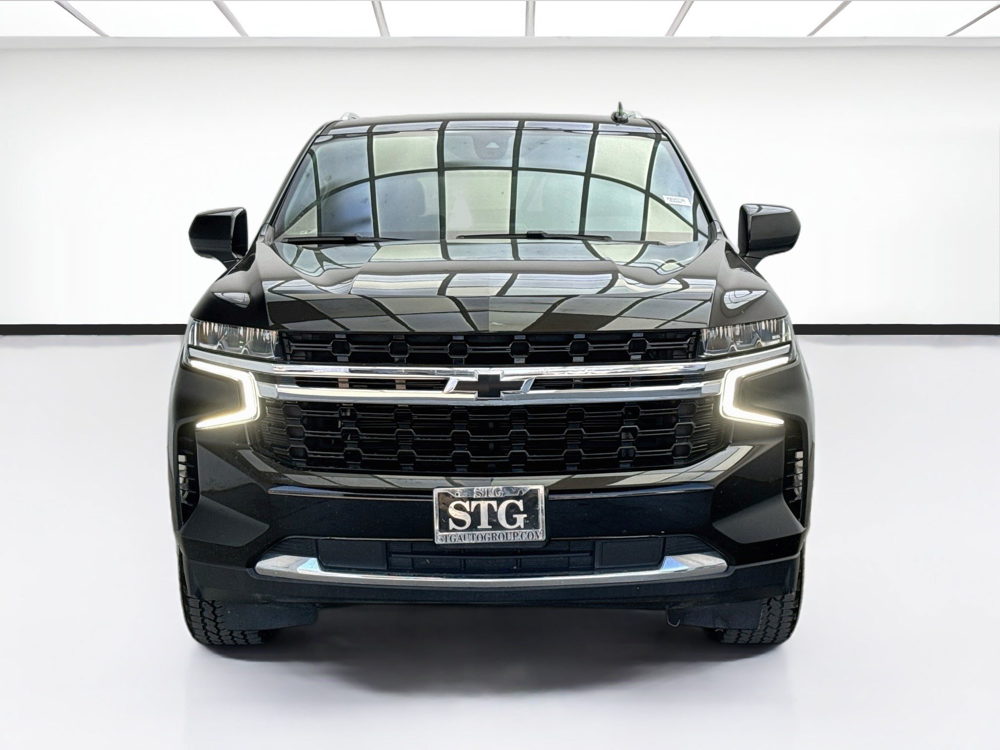 Used 2021 Chevrolet Suburban LS AWD/4WD image 2