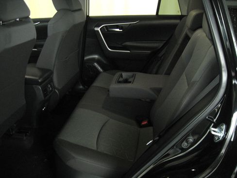 Used 2023 Toyota RAV4 AWD Hybrid image 8