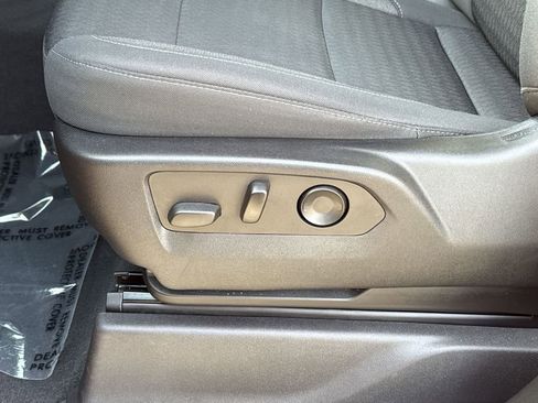 Used 2022 Chevrolet Silverado 1500 LT image 13