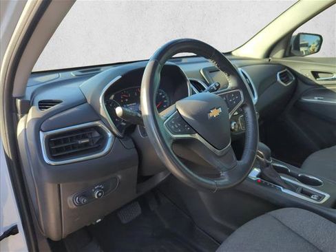 Used 2022 Chevrolet Equinox LT FWD image 11