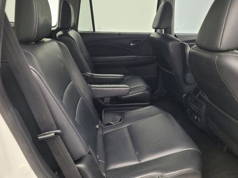 Used 2019 Honda Pilot Touring image 19