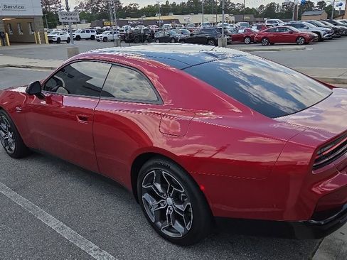 Used 2024 Dodge Charger Daytona R/T w/ Plus Group AWD/4WD image 4