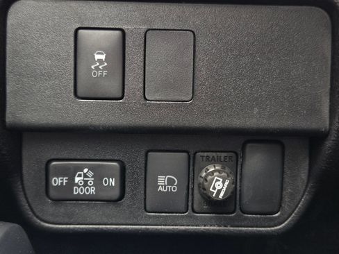 Used 2023 Toyota Tacoma SR AWD/4WD image 25