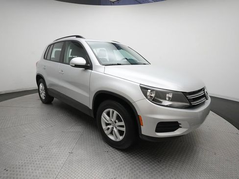 Used 2015 Volkswagen Tiguan S AWD/4WD image 33