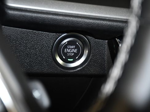 Used 2026 Chevrolet Traverse LT image 25