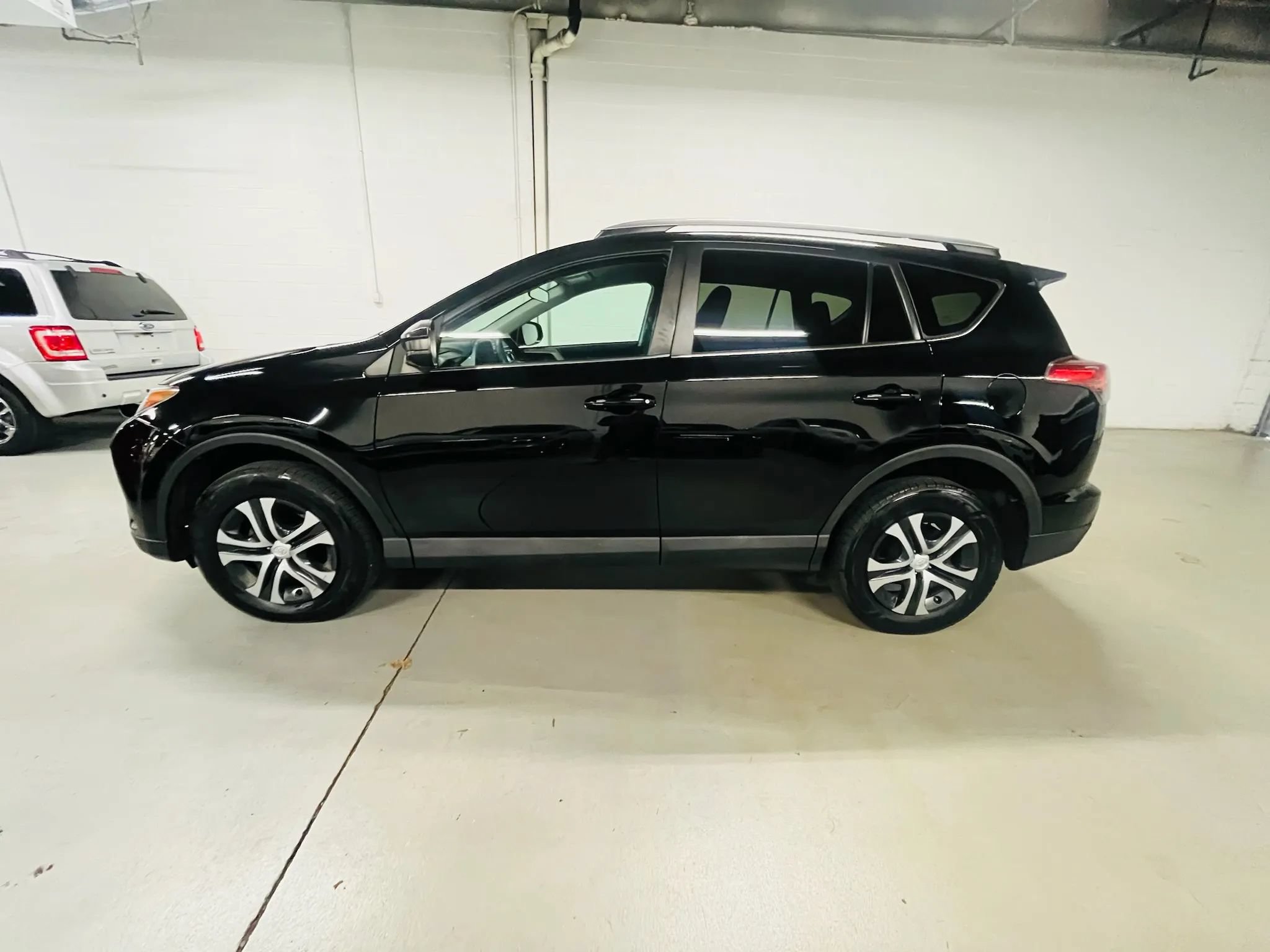 Used 2017 Toyota RAV4 LE w/ All Weather Liner Package AWD/4WD image 5