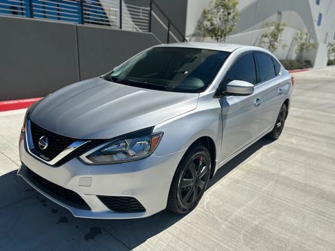 Used 2016 Nissan Sentra SV image 1