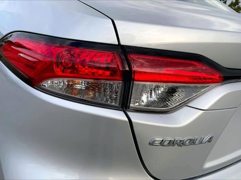 Certified 2025 Toyota Corolla LE image 28