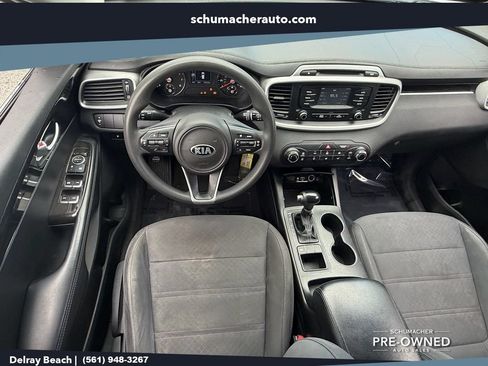 Used 2017 Kia Sorento LX FWD image 13